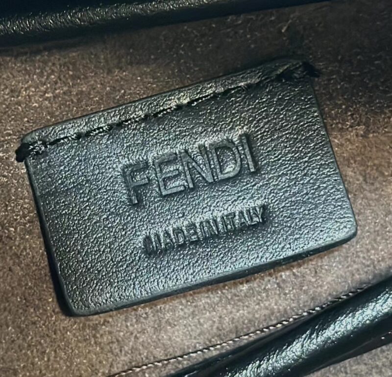 Replica Fendi Simply Black 8 Replica Fendi Simply Black - near-authentic luxury replica handbag