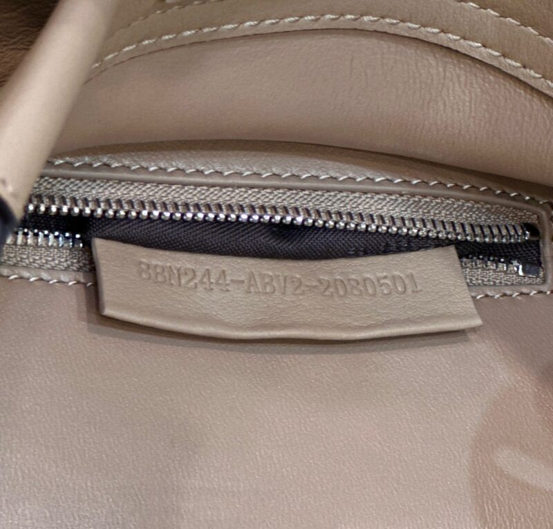 Replica Fendi Peekaboo Small Beige 8 Replica Fendi Peekaboo Small Beige - realistic designer-inspired fake bag