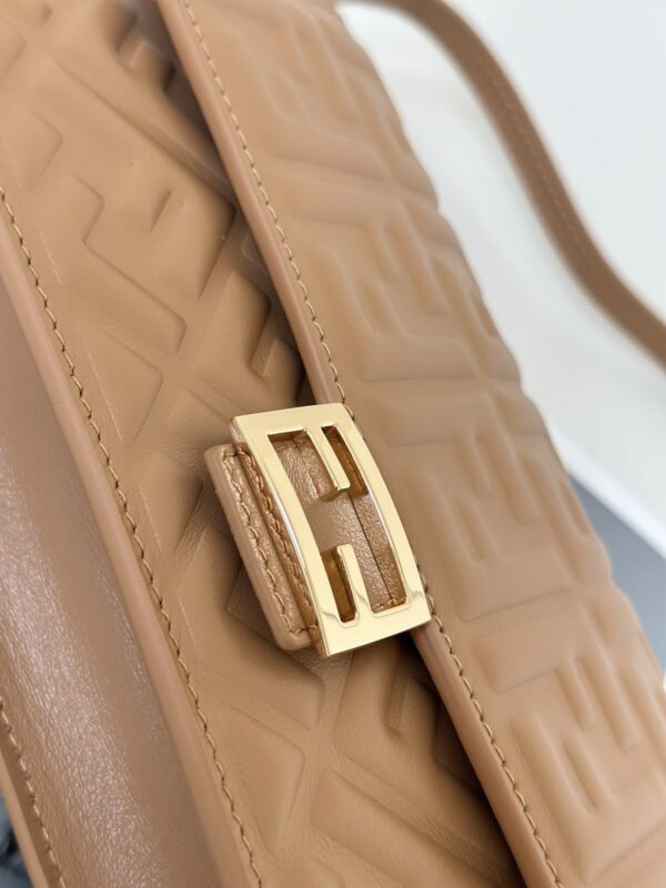 Replica Fendi Baguette Full Brown 8 Replica Fendi Baguette Full Brown - high-end fake designer purse