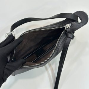 Replica Fendi Simply Black 9 Replica Fendi Simply Black - realistic designer-inspired fake bag