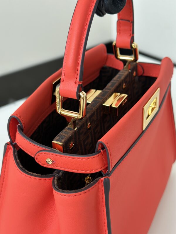 Replica Fendi Peekaboo Small Red 9 Replica Fendi Peekaboo Small Red - top-tier luxury replica shoulder bag