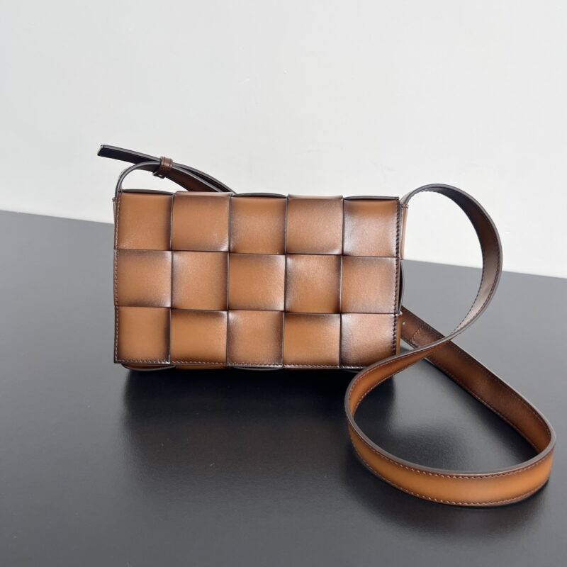 Replica Bottega Veneta Cassette 2.0 Brown 2 Replica Bottega Veneta Cassette 2.0 Brown - elite superclone designer purse