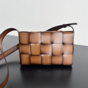 Replica Bottega Veneta Cassette 2.0 Brown 3 Replica Bottega Veneta Cassette 2.0 Brown - high-accuracy replica luxury purse