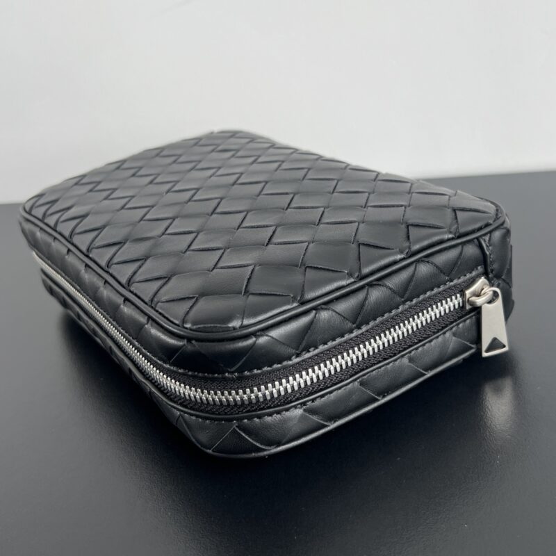 Replica Bottega Veneta Clutch Large 2 Replica Bottega Veneta Clutch Large - authentic-look luxury purse replica