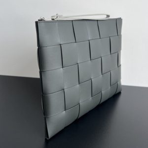 Replica Bottega Veneta Clutch 2.0 10 Replica Bottega Veneta Clutch 2.0 - best-selling designer handbag dupe