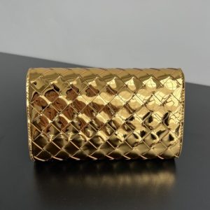 Replica Bottega Veneta Andiamo Clutch Wallet - top-tier luxury replica shoulder bag
