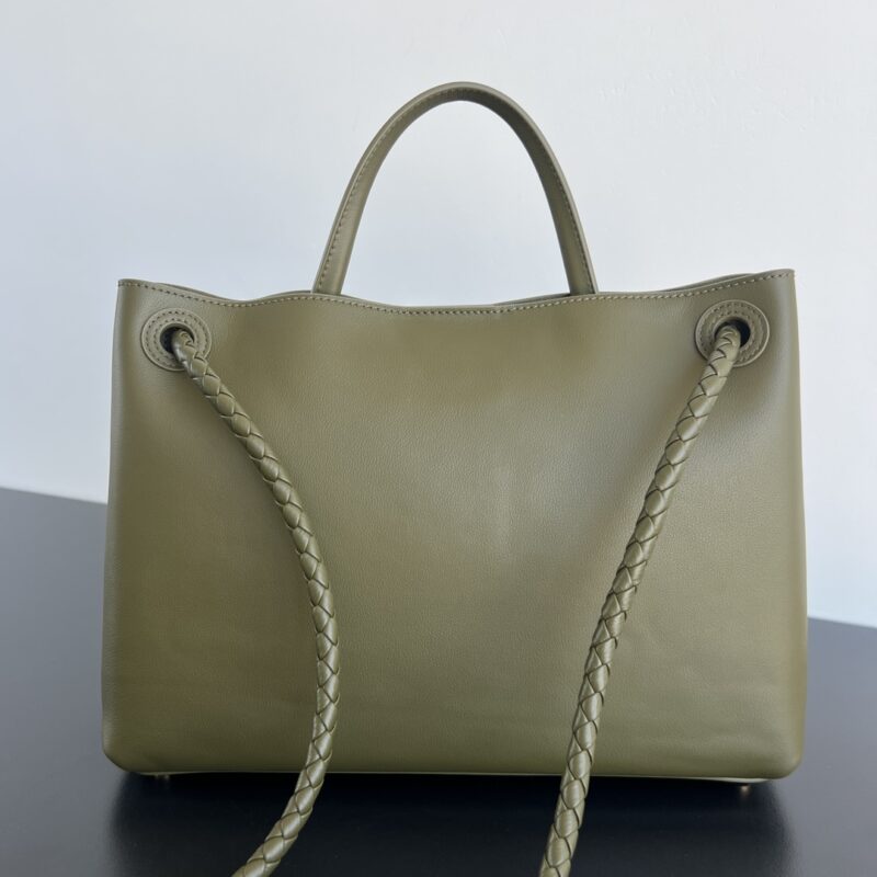 Replica Bottega Veneta Andiamo Full Leather 3 Replica Bottega Veneta Andiamo Full Leather - top-rated replica designer bag