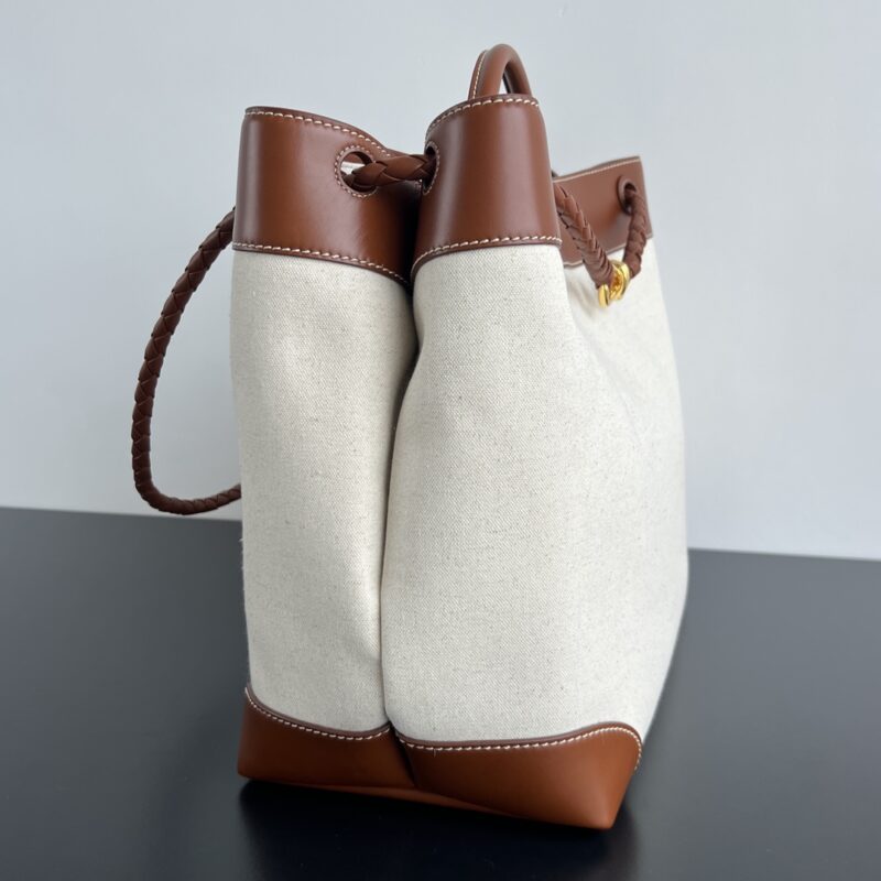 Replica Bottega Veneta Andiamo Canvas 8 Replica Bottega Veneta Andiamo Canvas - near-authentic luxury replica handbag