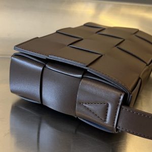 Replica Bottega Veneta Cassette 2.0 Dark Brown - best quality luxury bag dupe