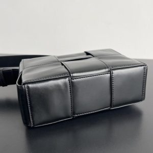 Replica Bottega Veneta Arco Camera Bag - authentic-look luxury purse replica