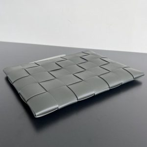 Replica Bottega Veneta Clutch 2.0 2 Replica Bottega Veneta Clutch 2.0 - premium-grade designer purse dupe