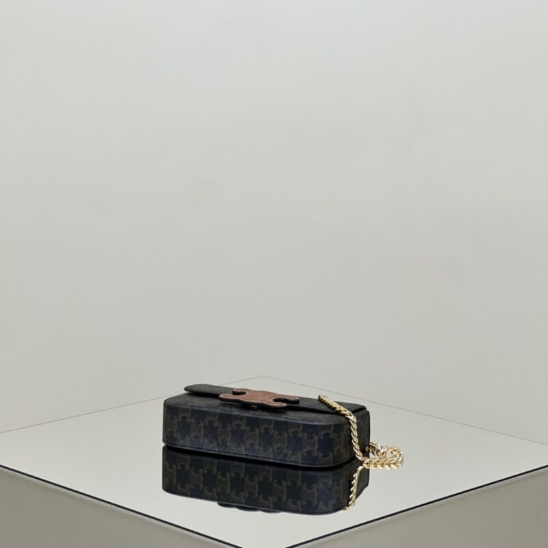 Replica Celine Triomphe Underarm Bag 4 Replica Celine Triomphe Underarm Bag - realistic designer-inspired fake bag