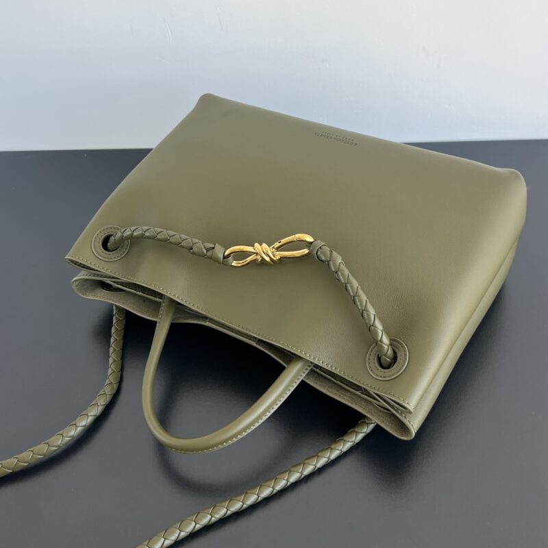 Replica Bottega Veneta Andiamo Full Leather 4 Replica Bottega Veneta Andiamo Full Leather - best-selling designer handbag dupe