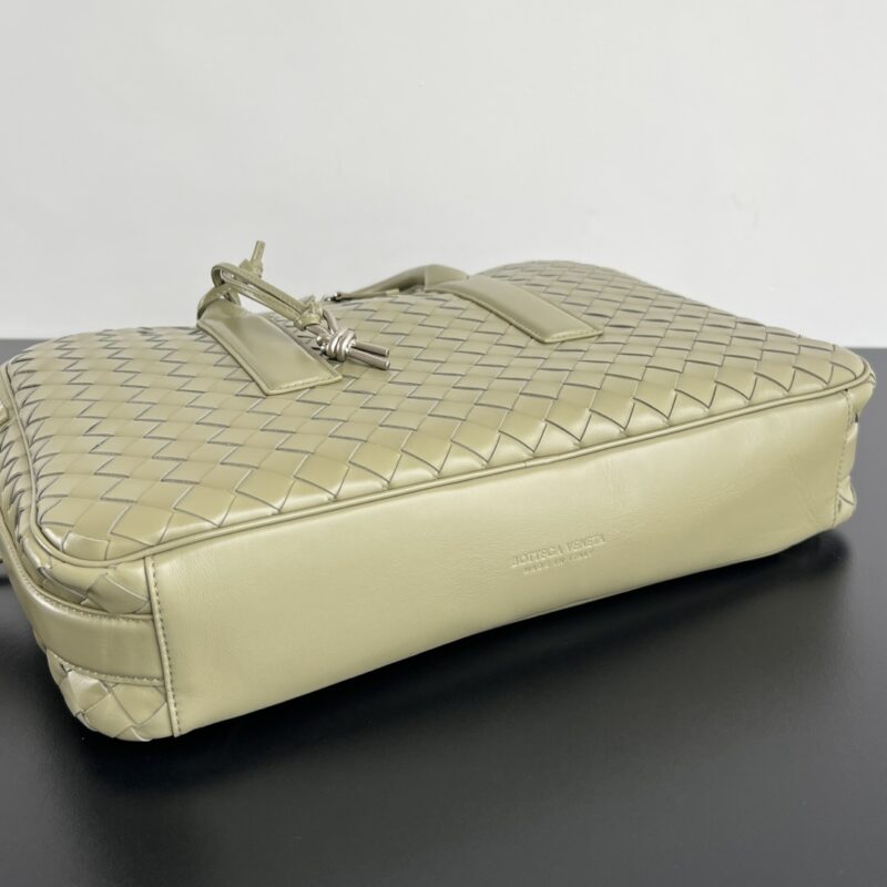 Replica Bottega Veneta Gateway Briefcase Beige 4 Replica Bottega Veneta Gateway Briefcase - high-accuracy replica luxury purse