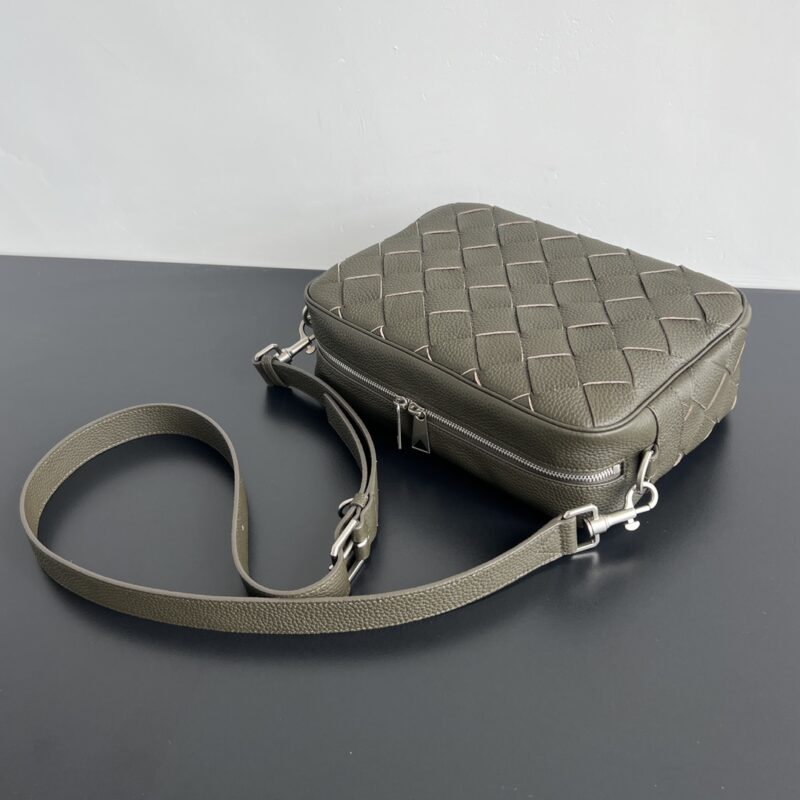 Replica Bottega Veneta Camera Bag 8 Replica Bottega Veneta Camera Bag - realistic designer-inspired fake bag