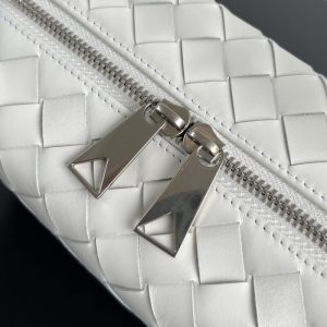 Replica Bottega Veneta Loop Camera Bag 7 Replica Bottega Veneta Loop Camera Bag - realistic designer-inspired fake bag