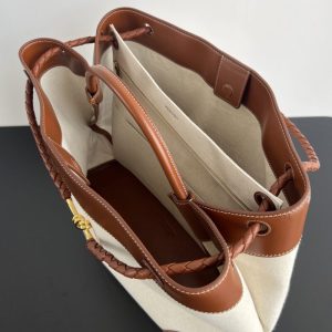 Replica Bottega Veneta Andiamo Canvas 7 Replica Bottega Veneta Andiamo Canvas - top-tier luxury replica shoulder bag