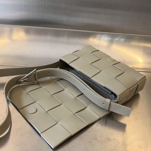 Replica Bottega Veneta Cassette 2.0 Beige 5 Replica Bottega Veneta Cassette 2.0 Beige - high-end fake designer purse