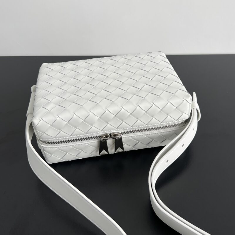 Replica Bottega Veneta Loop Camera Bag 6 Replica Bottega Veneta Loop Camera Bag - best quality luxury bag dupe