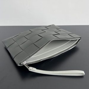 Replica Bottega Veneta Clutch 2.0 5 Replica Bottega Veneta Clutch 2.0 - high-quality designer bag clone