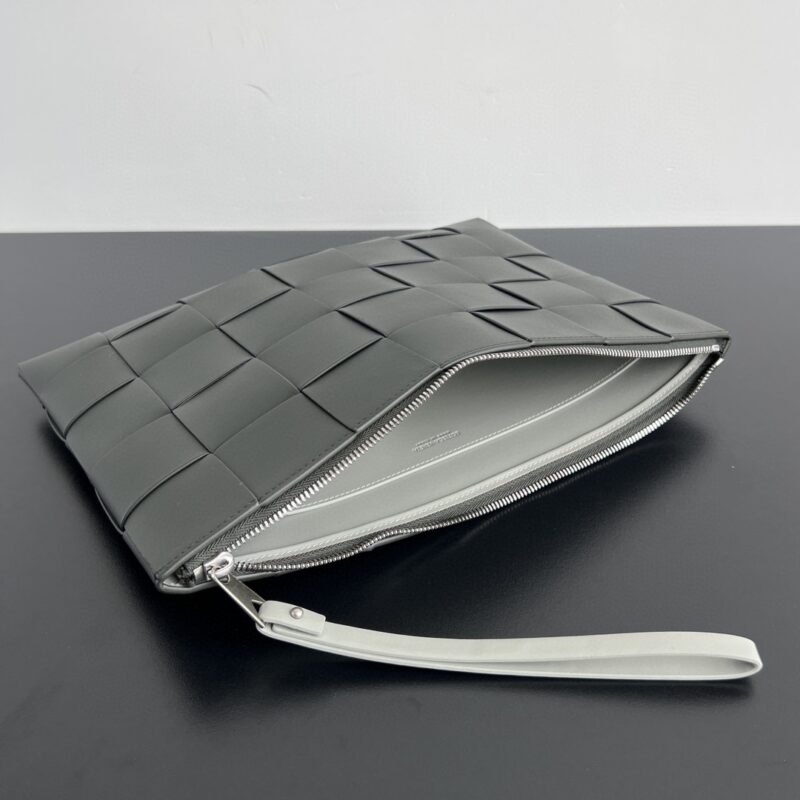 Replica Bottega Veneta Clutch 2.0 5 Replica Bottega Veneta Clutch 2.0 - high-quality designer bag clone