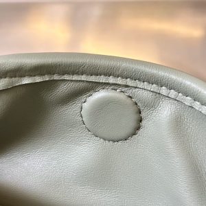 Replica Bottega Veneta Hop 9 Replica Bottega Veneta Hop - top-tier luxury replica shoulder bag