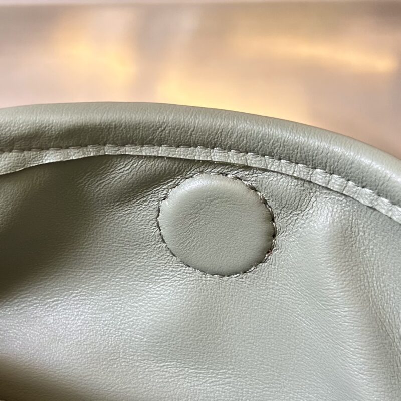 Replica Bottega Veneta Hop 9 Replica Bottega Veneta Hop - top-tier luxury replica shoulder bag