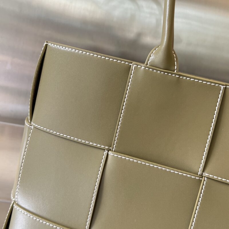 Replica Bottega Veneta Arco Tote Milk Tea 8 Replica Bottega Veneta Arco Tote - high-quality designer bag clone