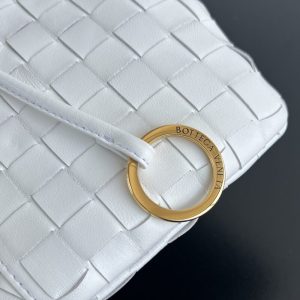 Replica Bottega Veneta Solstice White Heart 4 Replica Bottega Veneta Solstice White Heart - best-selling designer handbag dupe