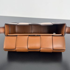 Replica Bottega Veneta Cassette 2.0 Brown 9 Replica Bottega Veneta Cassette 2.0 Brown - authentic-look luxury purse replica