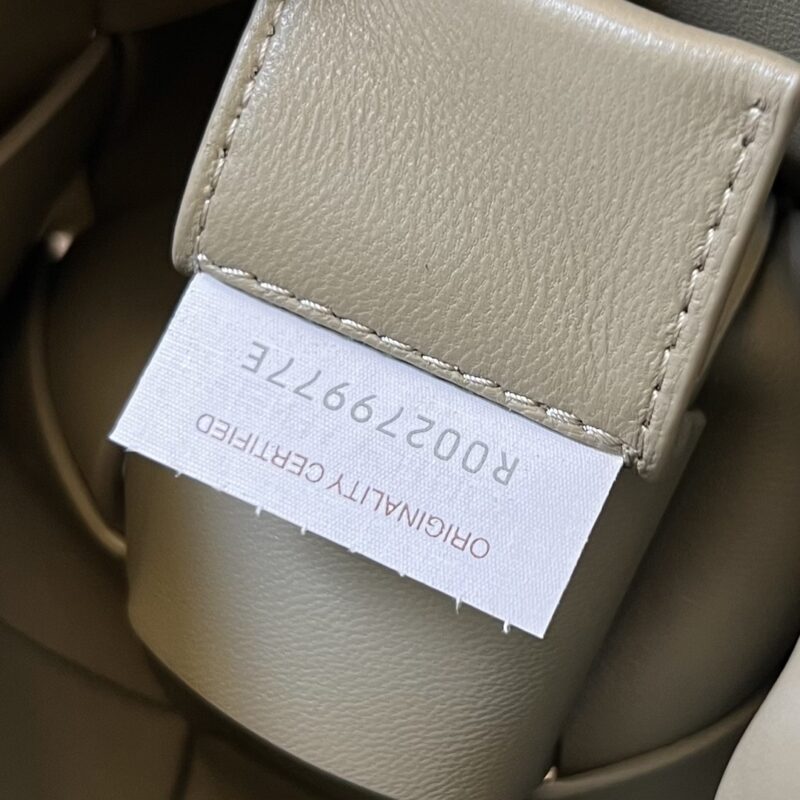 Replica Bottega Veneta Cassette 2.0 Beige 8 Replica Bottega Veneta Cassette 2.0 Beige - best quality luxury bag dupe