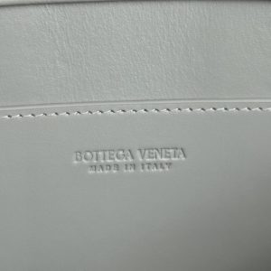 Replica Bottega Veneta Clutch 2.0 7 Replica Bottega Veneta Clutch 2.0 - ultra-realistic fake designer tote