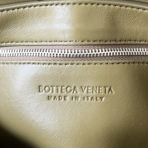 Replica Bottega Veneta Cassette With Versatile Strap 4 Replica Bottega Veneta Cassette With Versatile Strap - high-end fake designer purse