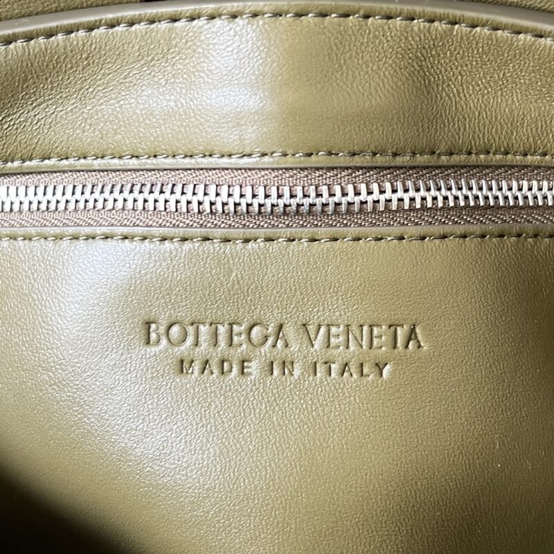 Replica Bottega Veneta Cassette With Versatile Strap 4 Replica Bottega Veneta Cassette With Versatile Strap - high-end fake designer purse