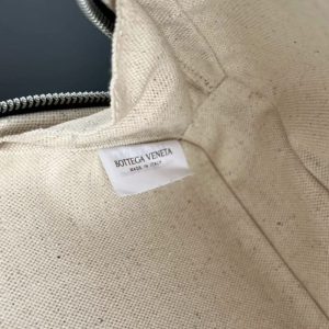 Replica Bottega Veneta Clutch Large 9 Replica Bottega Veneta Clutch Large - top-tier luxury replica shoulder bag