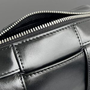 Replica Bottega Veneta Arco Camera Bag - near-authentic luxury replica handbag