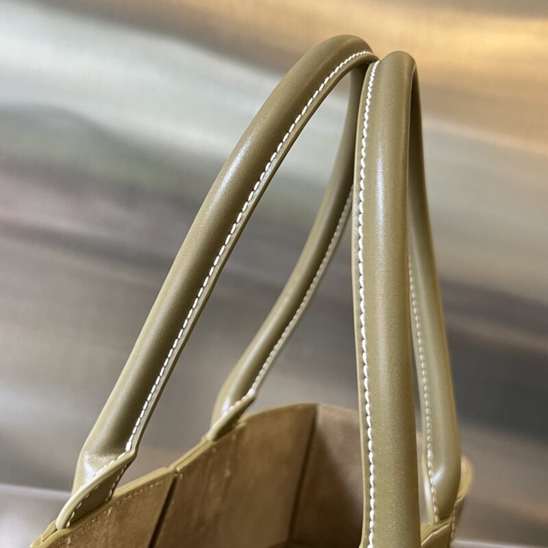 Replica Bottega Veneta Arco Tote Milk Tea 10 Replica Bottega Veneta Arco Tote - top-tier luxury replica shoulder bag
