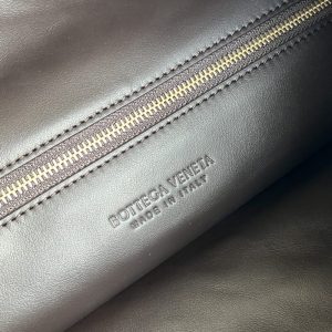 Replica Bottega Veneta Hop Large Suede 5 colors 9 Replica Bottega Veneta Hop Large Suede 5 colors - top-tier luxury replica shoulder bag
