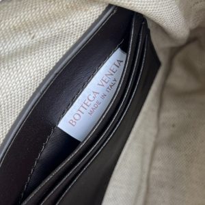 Replica Bottega Veneta Wristband Clutch 3 Replica Bottega Veneta Wristband Clutch - high-end fake designer purse