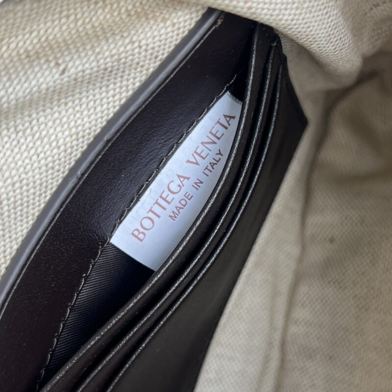 Replica Bottega Veneta Wristband Clutch 3 Replica Bottega Veneta Wristband Clutch - high-end fake designer purse