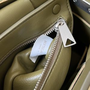 Replica Bottega Veneta Cassette With Versatile Strap 5 Replica Bottega Veneta Cassette With Versatile Strap - near-authentic luxury replica handbag