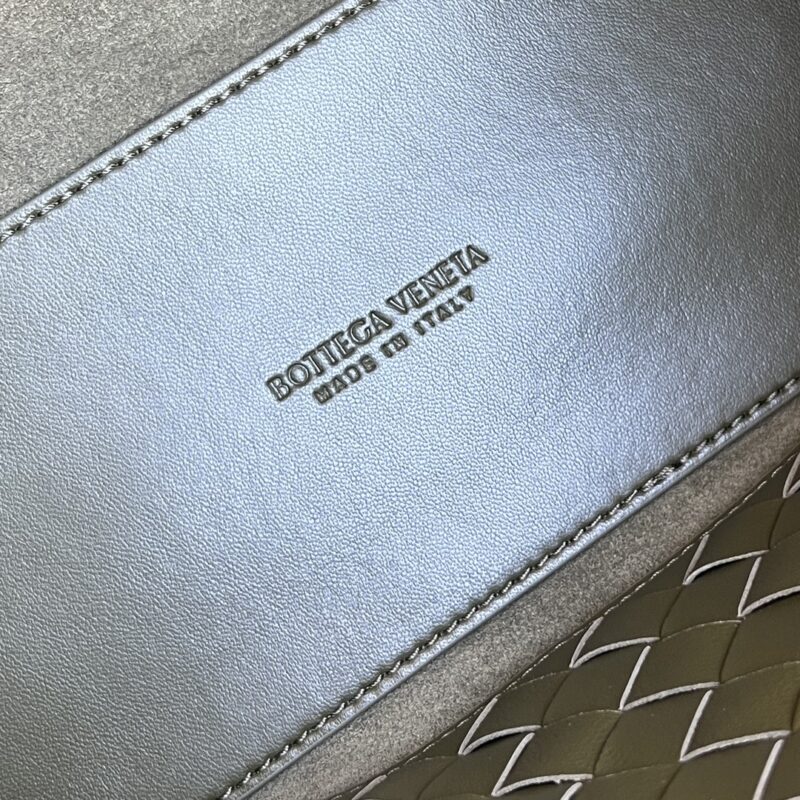 Replica Bottega Veneta Andiamo Full Leather 9 Replica Bottega Veneta Andiamo Full Leather - ultra-realistic fake designer tote