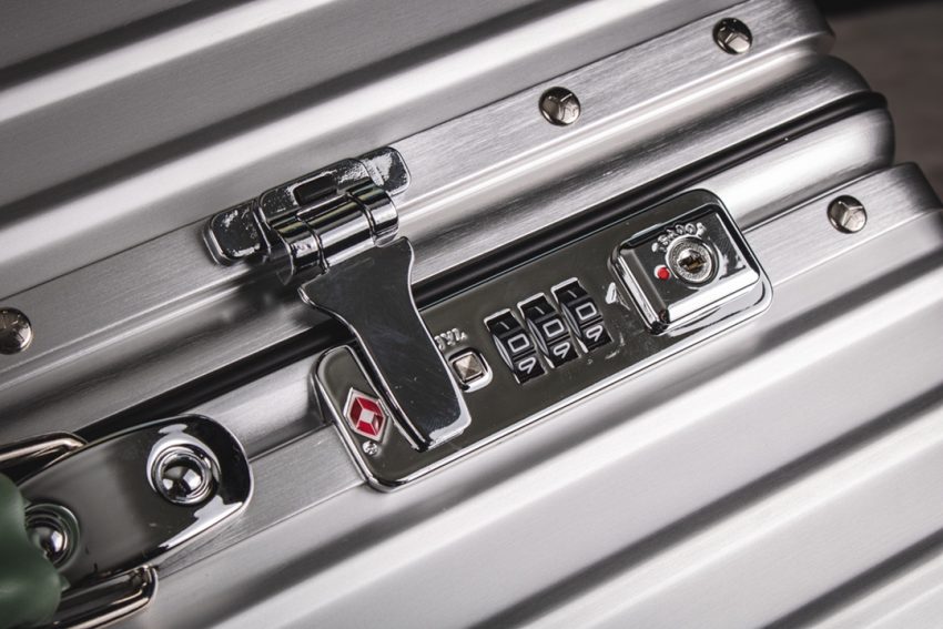 Replica Rimowa Classic Suitcase 11 Replica Rimowa Classic Suitcase - top-tier luxury replica shoulder bag
