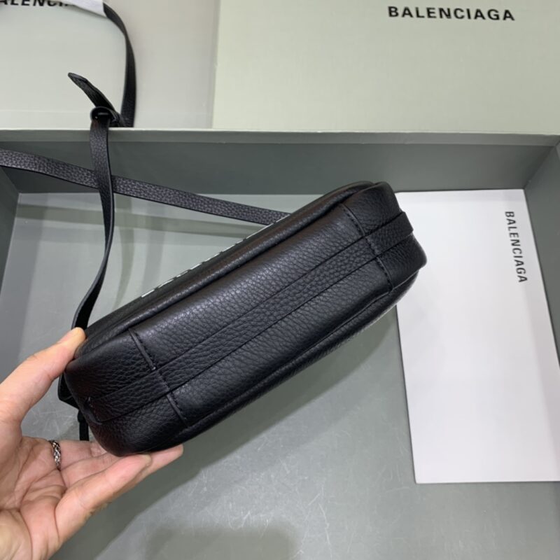 Replica Balenciaga Camera Bag 5 Replica Balenciaga Camera Bag - top-tier luxury replica shoulder bag