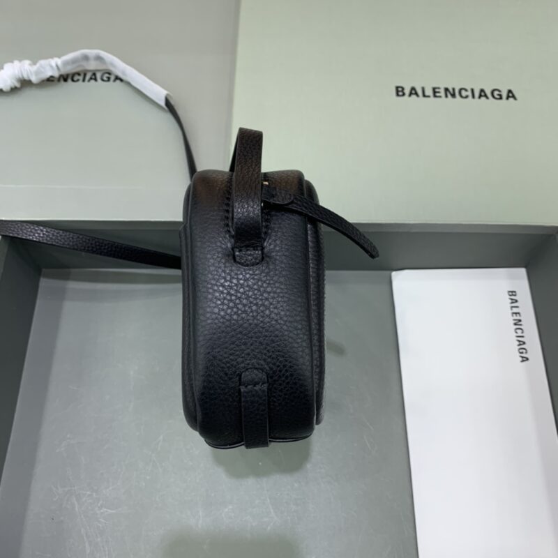 Replica Balenciaga Camera Bag 2 Replica Balenciaga Camera Bag - ultra-realistic fake designer tote