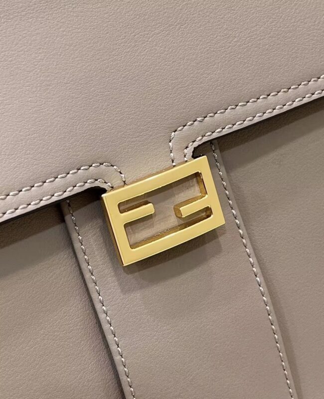 Replica Fendi Peekaboo With Patch Pocket Beige 6 Replica Fendi Peekaboo With Patch Pocket Beige - ultra-realistic fake designer tote