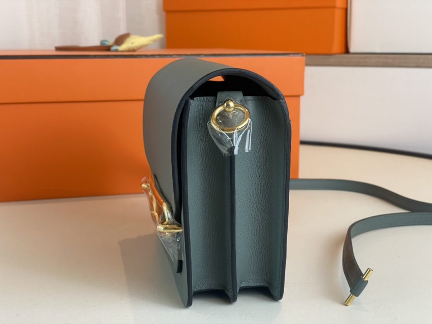 Replica Hermes Sac Roulis Almond Green 9 Replica Hermes Sac Roulis Almond Green - high-quality designer bag clone