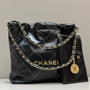 Replica CHANEL 22 Medium Handbag Black 2 Replica CHANEL 22 Medium Handbag Black - best-selling designer handbag dupe