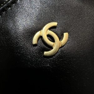 Replica CHANEL 22 Medium Handbag Black 3 Replica CHANEL 22 Medium Handbag Black - ultra-realistic fake designer tote