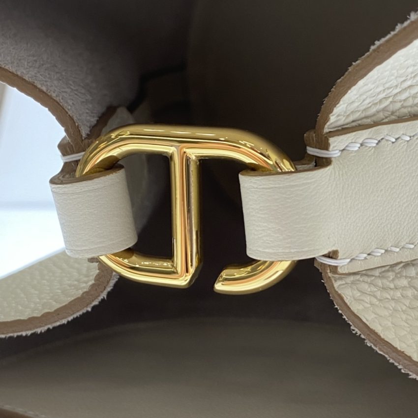 Replica Hermes The Loop White 6 Replica Hermes The Loop White - near-authentic luxury replica handbag